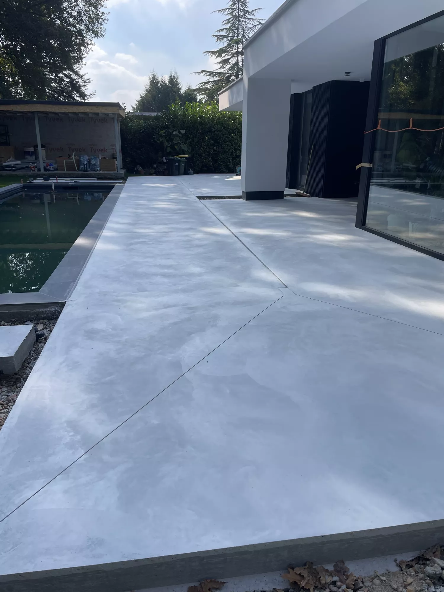 titanium-betonnen-terras-perfecte-manier-ruimte-creeren