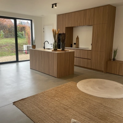 beige betonnen vloer warme uitstraling