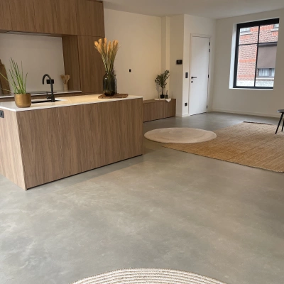 beige betonnen vloer warme uitstraling